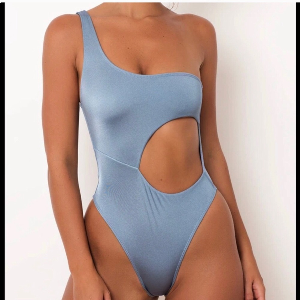 SOMMER SWIM BRAND NEW